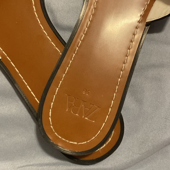 Women Flats - Picture 3 of 3